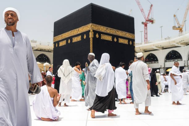 how to perform umrah for ladies? can Americans travel to saudi arabia